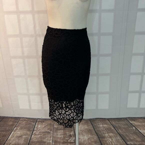🔥🔥5 for $25🔥🔥 Zara Basic Black Lace Mid-Length Lined Pencil Fit Skirt Size XS - Picture 1 of 9